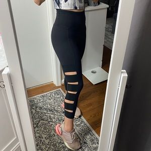 Beyond Yoga Wide Band Capri Leggings